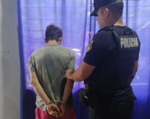 Detuvieron en Eldorado a un joven con antecedentes cuando intentaba ingresar a una vivienda Detuvieron en Eldorado a un joven con antecedentes cuando intentaba ingresar a una vivienda imagen-71