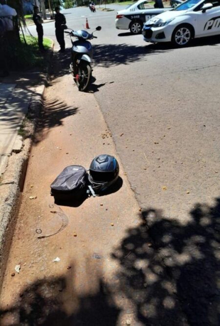 Colisión entre moto y auto en Posadas dejó una mujer hospitalizada imagen-5