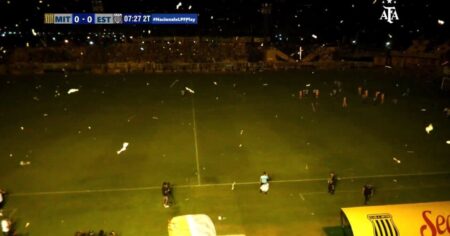 Primera Nacional: empezó casi dos horas más tarde, se jugó en penumbras y se suspendió por falta de luz imagen-8