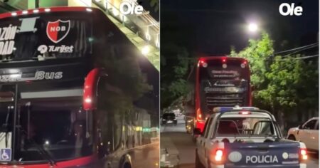Video: los insultos de los hinchas de Newell's al micro del plantel tras la derrota ante Banfield imagen-11