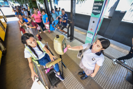Posadas habilitó puntos móviles para tramitar el Boleto Educativo Misionero imagen-11