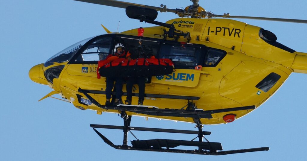 Video: legendaria esquiadora compitió con ligamentos rotos, se cayó en competencia y se retiró en helicóptero imagen-5