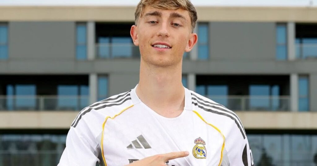 Real Madrid hizo que Dean Huijsen pidiera disculpas por compartir un discurso racista en redes Real Madrid hizo que Dean Huijsen pidiera disculpas por compartir un discurso racista en redes imagen-5