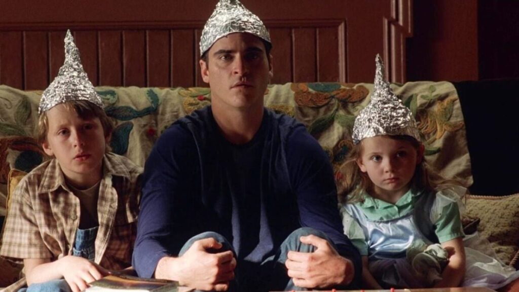 El agujero de guion de 'Señales' que hace que la película no tenga ningún sentido imagen-5