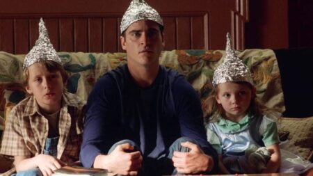 El agujero de guion de 'Señales' que hace que la película no tenga ningún sentido imagen-120