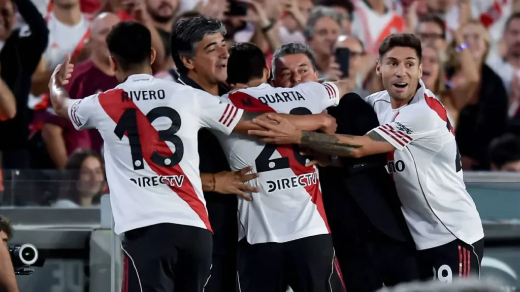 River le regaló a Marcelo Gallardo una despedida con triunfo ante Banfield por el Torneo Apertura: reviví lo mejor – TyC Sports River le regaló a Marcelo Gallardo una despedida con triunfo ante Banfield por el Torneo Apertura: reviví lo mejor - TyC Sports imagen-5