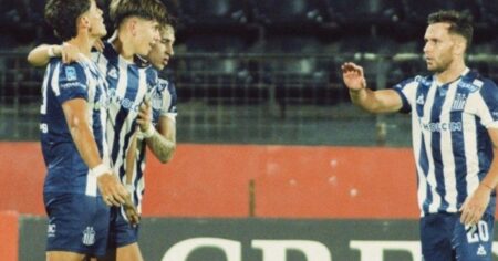 Baroni, el pibe de 17 años que salvó a Talleres ante Argentino de Merlo imagen-7