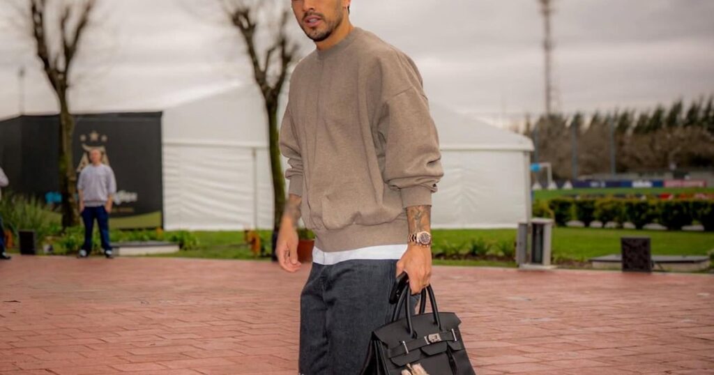 Junto con Paredes, los jugadores del plantel de Boca que llegaron a Salta para acompañar al equipo Junto con Paredes, los jugadores del plantel de Boca que llegaron a Salta para acompañar al equipo imagen-40