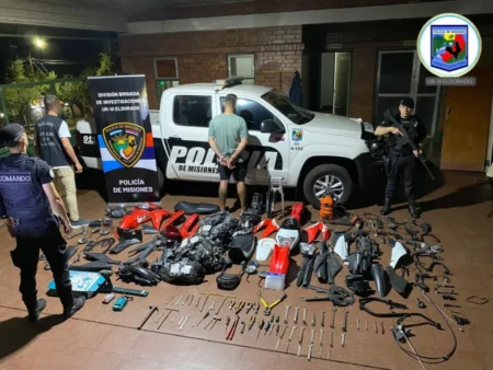 Detuvieron en Eldorado a un hombre acusado de desarmar motos robadas y venderlas por redes imagen-118