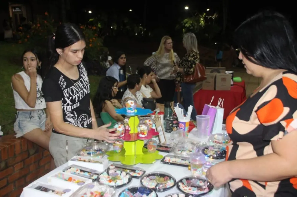 El domingo se realizará la Feria Nocturna de Emprendedores en Puerto Esperanza imagen-5
