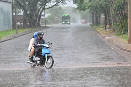 La lluvia trajo alivio y la temperatura bajó más de 15 grados en Posadas imagen-14