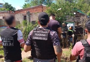 Robó en una vivienda en Garupá, lo denunciaron y se atrincheró en su domicilio para que no lo detuvieran Robó en una vivienda en Garupá, lo denunciaron y se atrincheró en su domicilio para que no lo detuvieran imagen-8