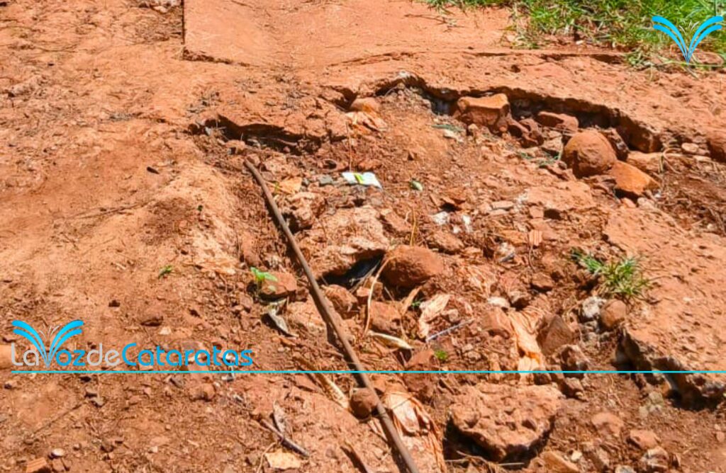 Vecinos de la calle Los Lirios reclaman la finalización de una obra vial inconclusa Vecinos de la calle Los Lirios reclaman la finalización de una obra vial inconclusa imagen-79