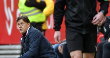 La bomba de Almeyda tras el empate agónico del Sevilla: "Ya ni el arbitraje nos respeta" imagen-13