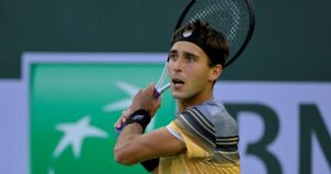 Tomás Etcheverry perdió ante Denis Shapovalov y quedó eliminado en Indian Wells imagen-1