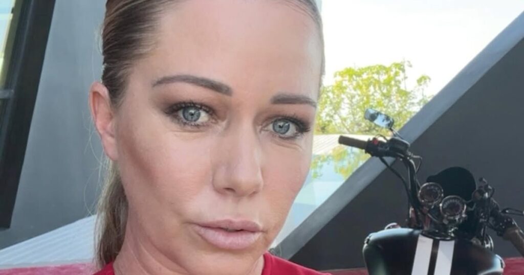Kendra Wilkinson, ex conejita de Playboy, le respondió a los haters: "No me importa que me digan que envejecí mal" imagen-102
