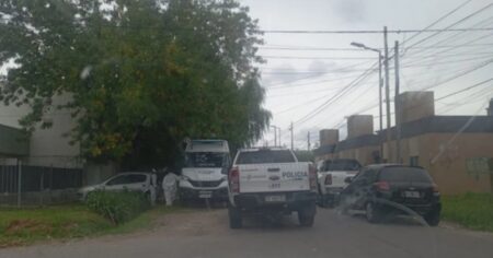 Una mujer apuñaló a un jubilado en La Plata: dijo que hacía exhibiciones obscenas delante de sus hijos imagen-5