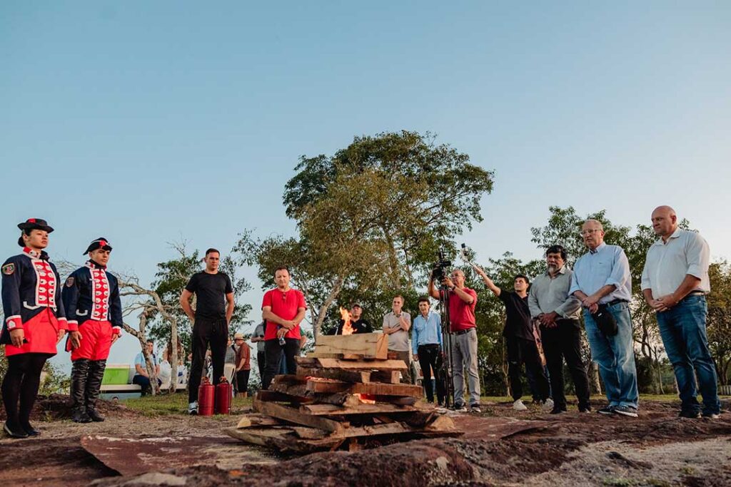 Arte y fuego en honor a los héroes de Mbororé imagen-4