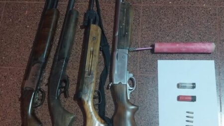 Hallaron escopetas, municiones y un explosivo artesanal ocultos en el Parque Provincial Esmeralda imagen-121