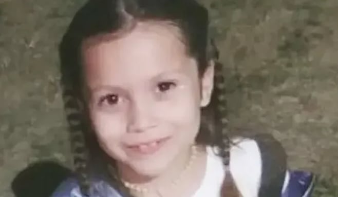 La Justicia declaró culpable a uno de los asesinos de Kim, la niña que fue arrastrada 15 cuadras tras el robo de un auto La Justicia declaró culpable a uno de los asesinos de Kim, la niña que fue arrastrada 15 cuadras tras el robo de un auto imagen-98