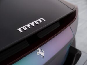 Crean una Ferrari con detalles que la hacen una pieza única Crean una Ferrari con detalles que la hacen una pieza única imagen-4