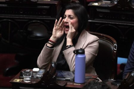 La diputada libertaria Juliana Santillán dijo que se reunió con el embajador de Checoslovaquia, país que se disolvió en 1992 imagen-7