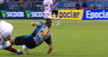 La escalofriante fractura que sufrió un futbolista de Gremio ante Vitoria imagen-6