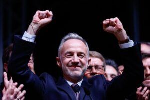 Francia votó contra los extremos: la derecha y los socialistas se imponen en las municipales imagen-1