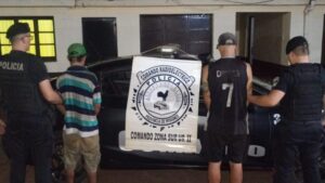 La Policía detuvo a dos delincuentes en pleno robo en Oberá imagen-2