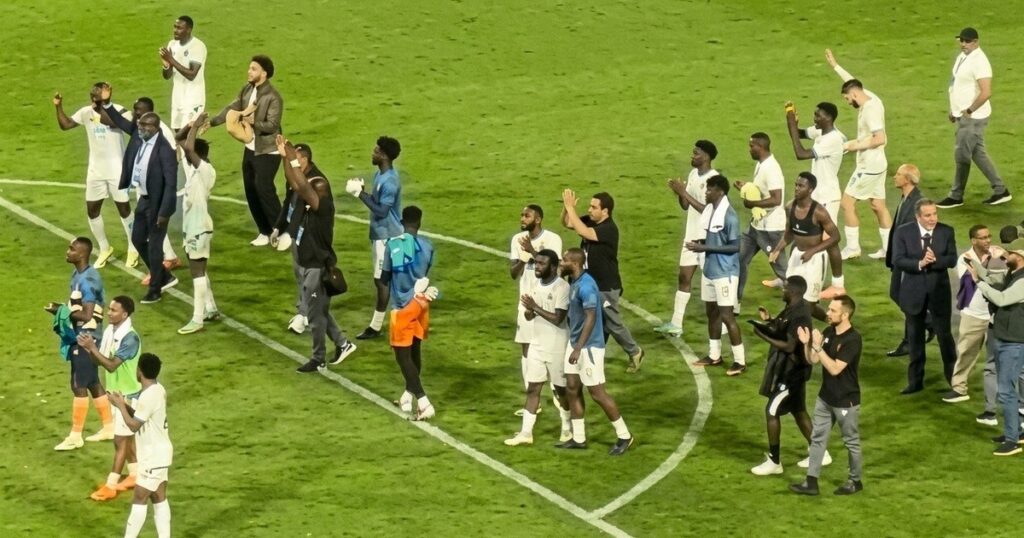 Video: los jugadores de Mauritania bailaron y aplaudieron a la hinchada de Boca imagen-43