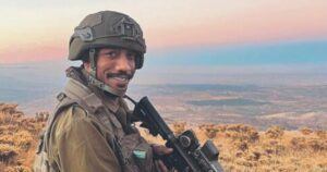 Escandalo en el fútbol: un jugador de la Premier israelí fue grabado abriendo fuego en el Líbano y piden sanciones ante la FIFA Escandalo en el fútbol: un jugador de la Premier israelí fue grabado abriendo fuego en el Líbano y piden sanciones ante la FIFA imagen-3