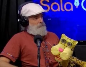 Basko Ugarte, el artista que encontró su destino en los títeres y hoy rescata la belleza de lo descartado en Misiones: “Le encontramos la vuelta para sacarle poesía a lo que tiramos habitualmente” imagen-4