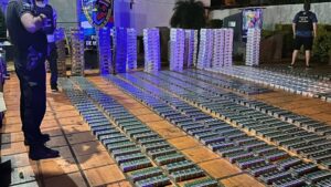 La Policía secuestró en San José una carga de cigarrillos de contrabando valuada en más de $30 millones imagen-2