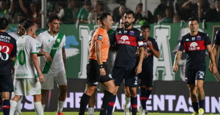 Video: Lobo Medina expulsó a un jugador de Banfield contra Tigre imagen-17