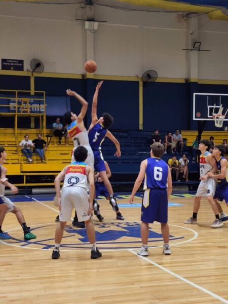 La formativa de básquet levantó el telón con una intensa primera fecha imagen-51