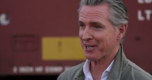 Buenas noticias para California: Gavin Newsom anuncia un presupuesto millonario para el “Fondo de emergencia” y realiza inversiones históricas en educación imagen-3