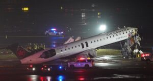 Un avión de Air Canada chocó contra un camión cuando aterrizaba en un aeropuerto de Nueva York imagen-2