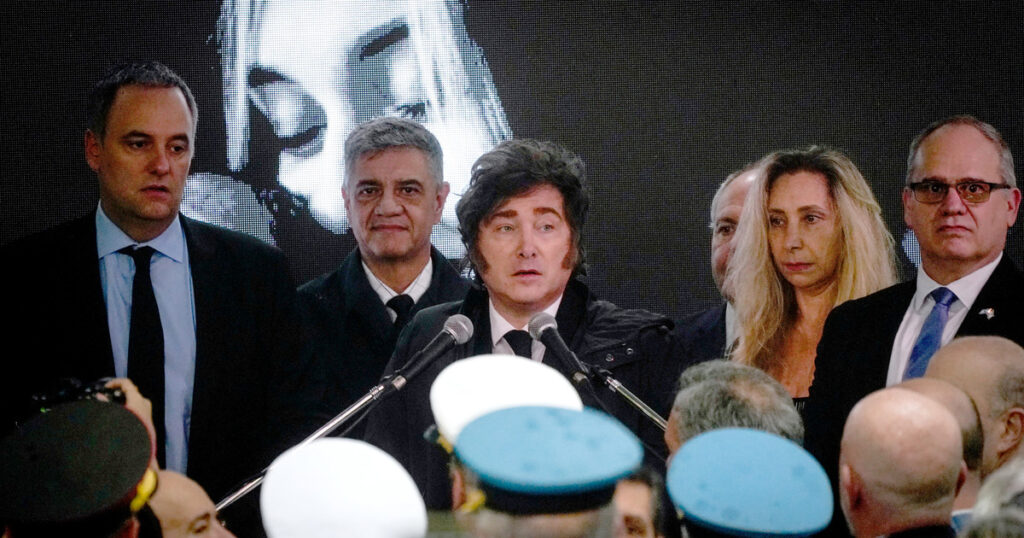 Milei volvió a cruzar a Irán en el aniversario del atentado terrorista contra al Embajada de Israel en Argentina imagen-97