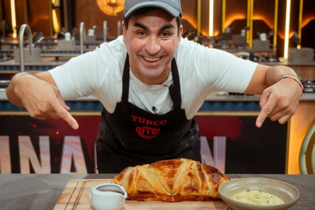 Fue campeón del fútbol argentino, sufrió una severa depresión y hoy es finalista de MasterChef: la vida a pura garra de Claudio Husaín imagen-99