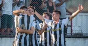 Chacarita fue goleado y se quedó sin entrenador imagen-1