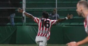 San Martín de Tucumán lo empató en la última y estira su invicto imagen-1