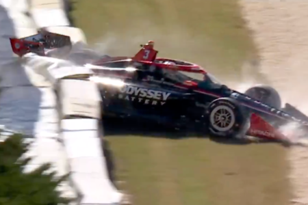 El impactante accidente en el Gran Premio de Alabama de IndyCar que terminó con un monoplaza atrapado imagen-6