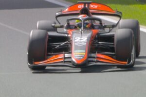 Nicolás Varrone tuvo una loca carrera en la Fórmula 2 en Australia imagen-2