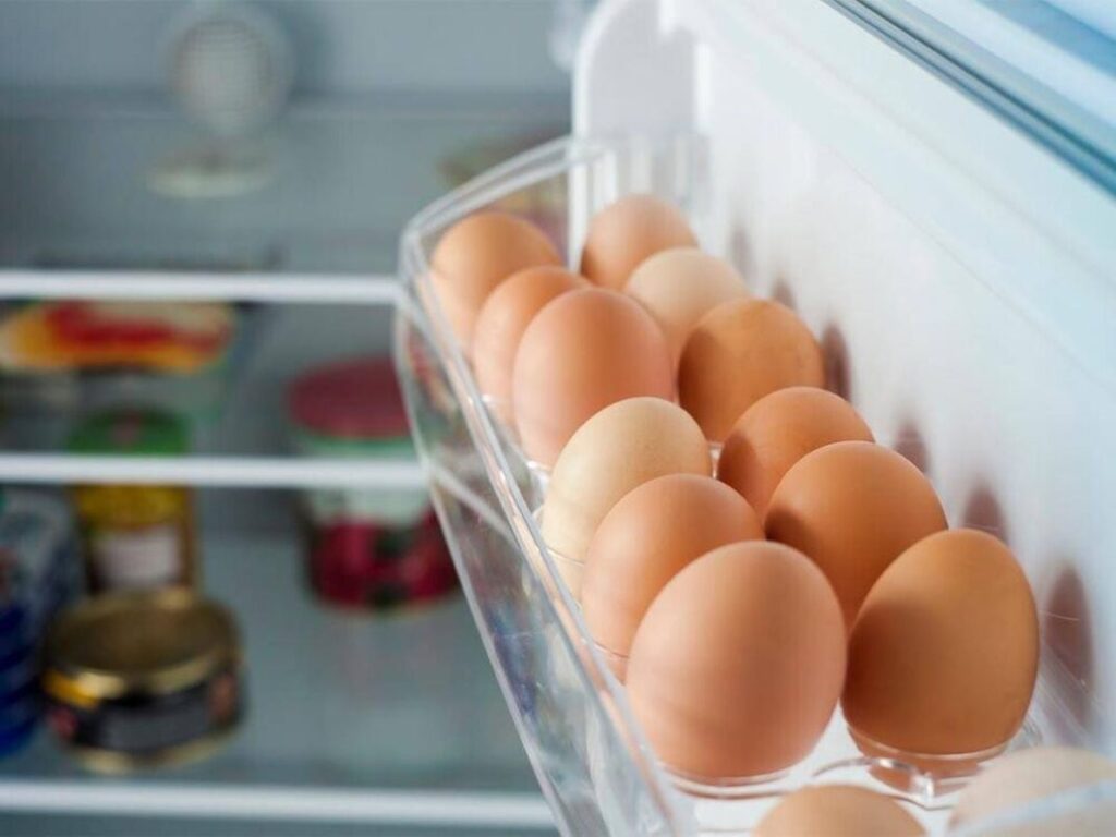 ¿Cuánto duran realmente los huevos duros en la heladera? Esto debés hacer si los guardás pelados ¿Cuánto duran realmente los huevos duros en la heladera? Esto debés hacer si los guardás pelados imagen-104