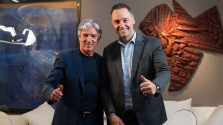 Quién es Marcelo Grandio, el amigo de Adorni y conductor de TV Pública que también figura en el vuelo privado a Punta del Este imagen-13