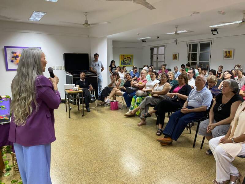 “Camino a tu Faro Interior”: Marianela Miguez lanza su primer libro de meditaciones y autoconocimiento en Posadas “Camino a tu Faro Interior”: Marianela Miguez lanza su primer libro de meditaciones y autoconocimiento en Posadas imagen-5