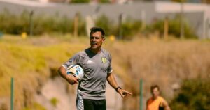 Sin ganar un partido en la Liga Profesional, Farré se fue de Aldosivi imagen-2
