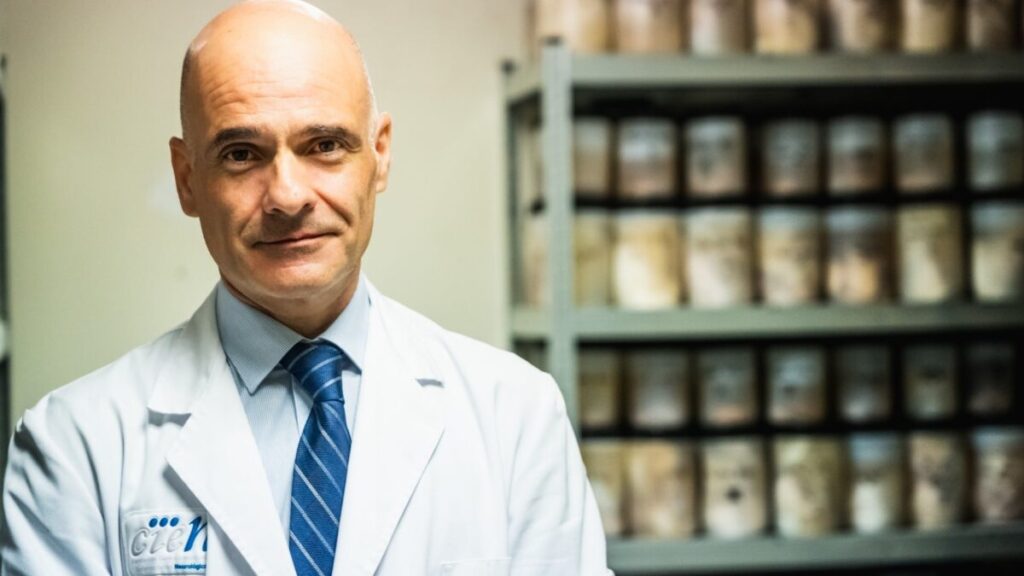 Pascual Sánchez Juan, neurólogo: “El Alzheimer es una enfermedad de gente joven” Pascual Sánchez Juan, neurólogo: “El Alzheimer es una enfermedad de gente joven” imagen-5