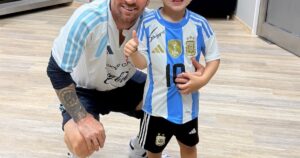 El encuentro de Messi con el hijo de un campeón del mundo que juega en River El encuentro de Messi con el hijo de un campeón del mundo que juega en River imagen-2