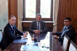 El Gobierno otorga un anticipo de hasta $100.000 millones a Santa Cruz imagen-1